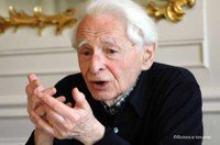 Claude_vige_parlant_mains